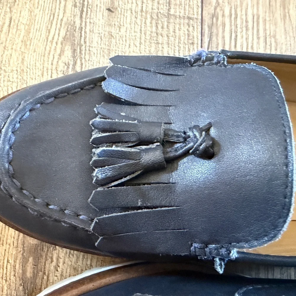 Talbots‎ Ladies Size 6 Elegant Navy Loafers with Fringe Detail